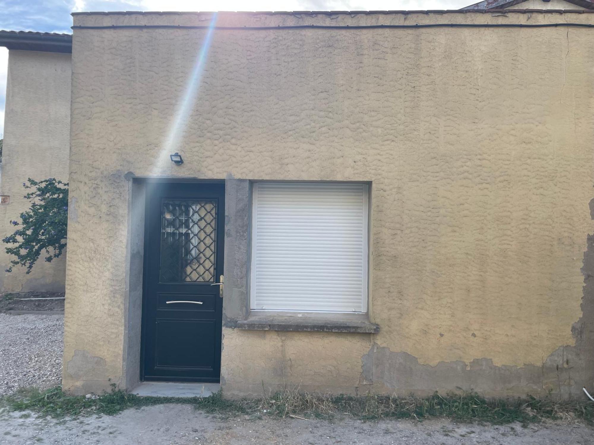 Le Pelican Villars-les-Dombes Exteriör bild